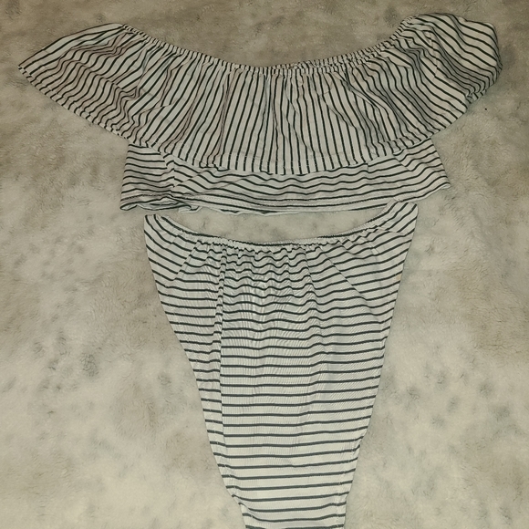 NWOT!! Swimsuit - Picture 3 of 4